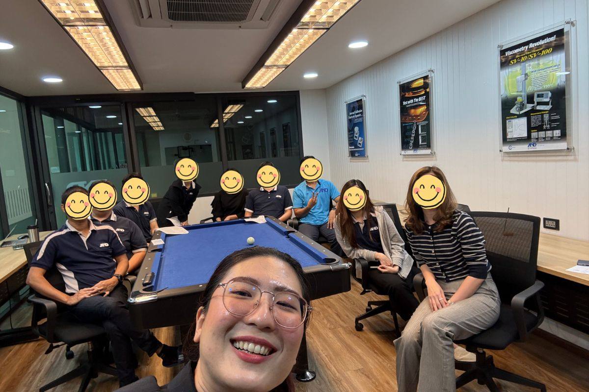 เซสชันแนะนำสิทธิ์ประกันกลุ่มให้พนักงานในห้องประชุมลูกค้า